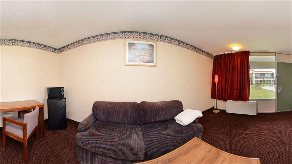 Red Carpet Inn & Suites Carneys Point/Wilmington Экстерьер фото